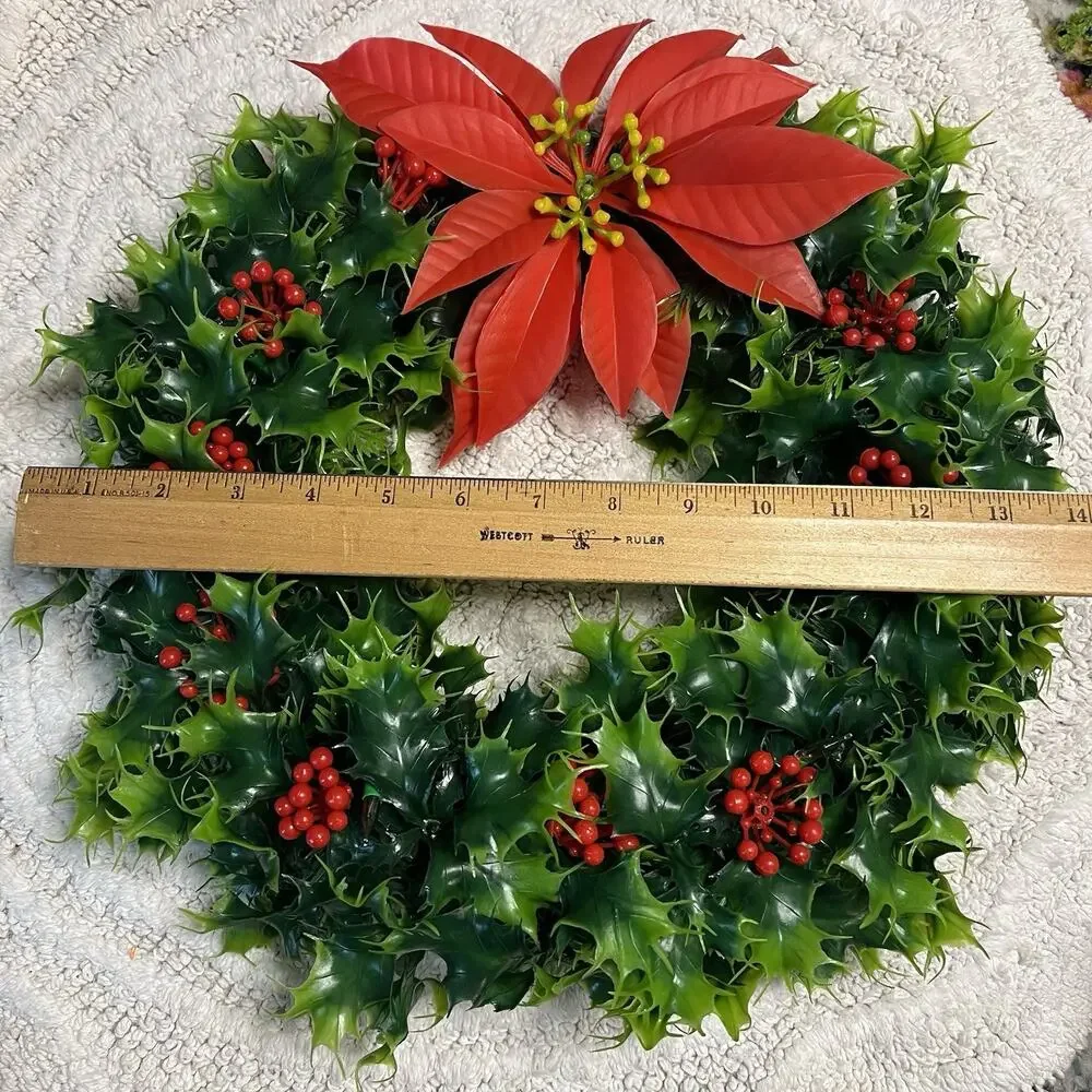 Vintage Mid Century Plastic Holly Wreath Poinsettia Twinkling Lights Christmas